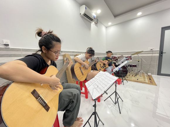 Nhạc cụ - Nhạc sống - Khoá học âm nhạc