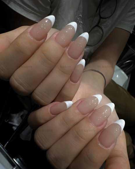 Làm nail