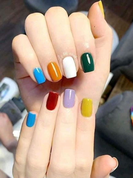 Làm nail