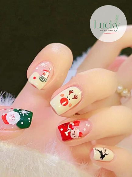 Làm nail