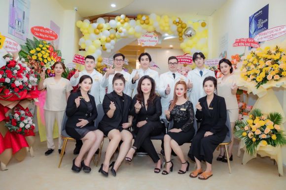 Thẩm mỹ viện - Phun xăm