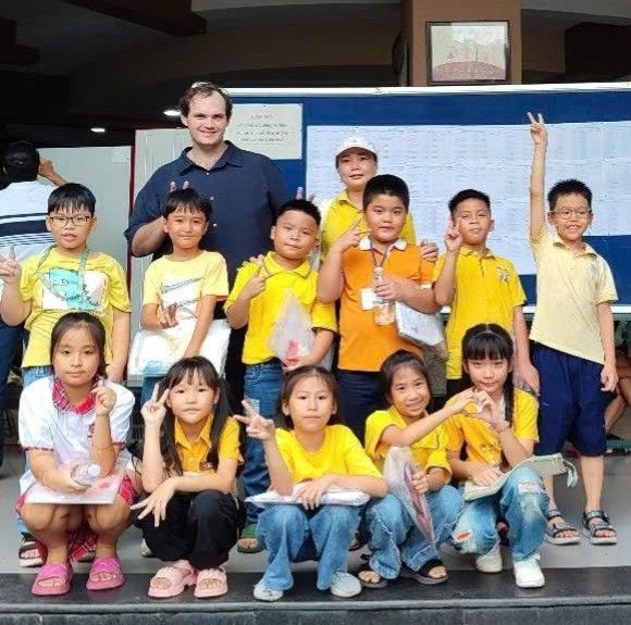 CÔNG TY TNHH AZ: Trung Tâm Anh Ngữ Hàng Đầu Tại Tân Phú