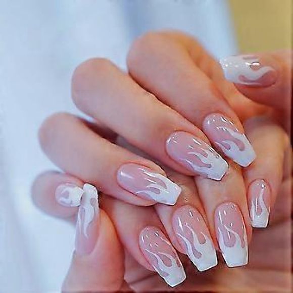 Làm nail