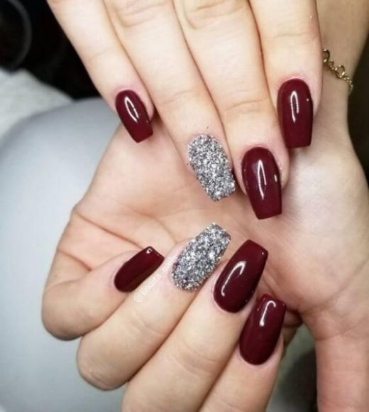 Làm nail