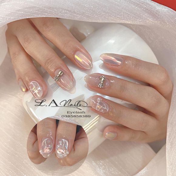 Làm nail