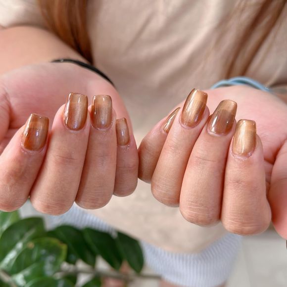 Làm nail