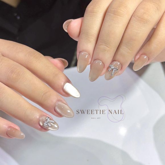 Làm nail
