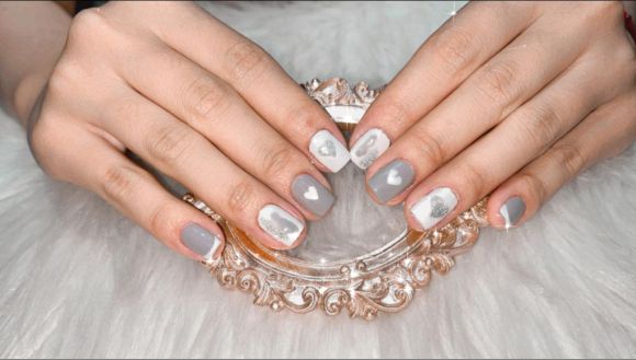Làm nail