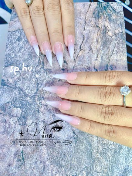 Làm nail