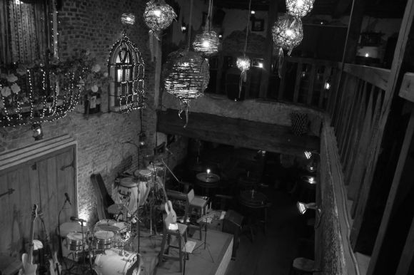 Thiết kế loughe, bar