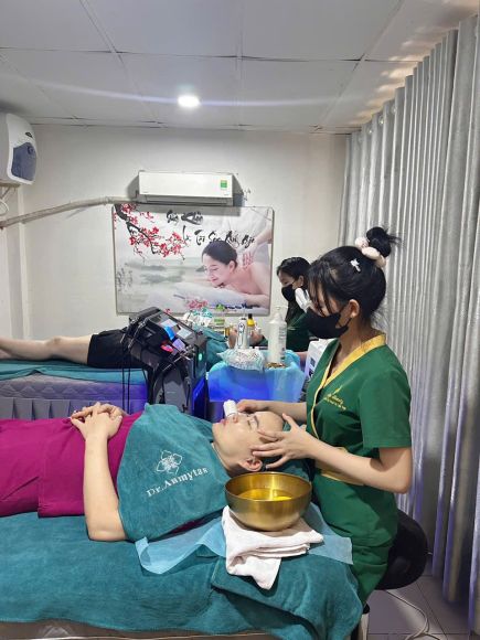 Thẩm mỹ viện - Phun xăm