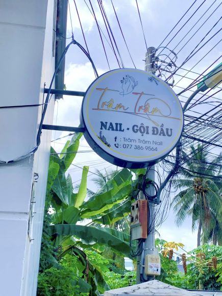 Làm nail