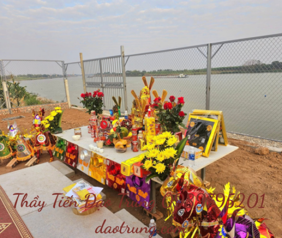 Trang trí gia tiên