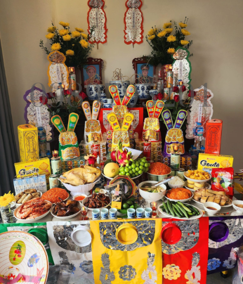 Trang trí gia tiên