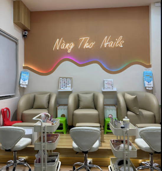 Làm nail