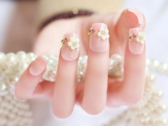 Làm nail