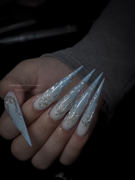 Làm nail