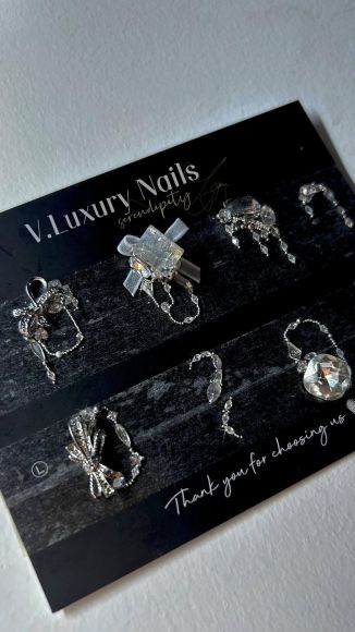 Làm nail