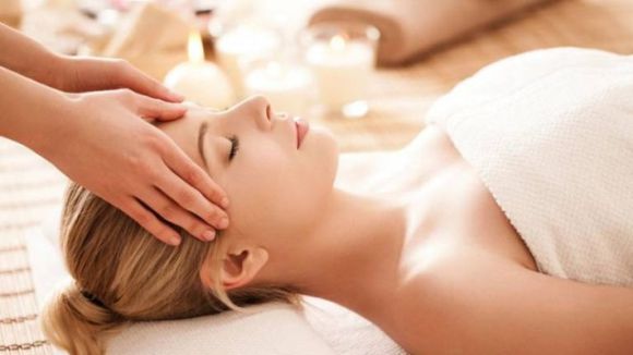 Top 3 Cửa Hàng Nail, Nối Mi, Gội Đầu Tại Quận 7 TP.HCM – Vạn Beauty Studio Đứng Đầu