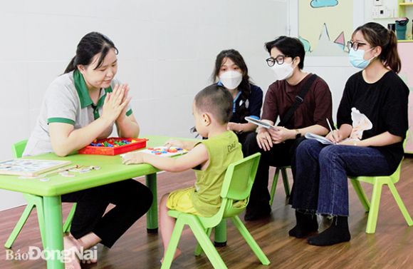 Giáo dục trẻ tự kỷ