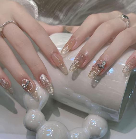 Làm nail