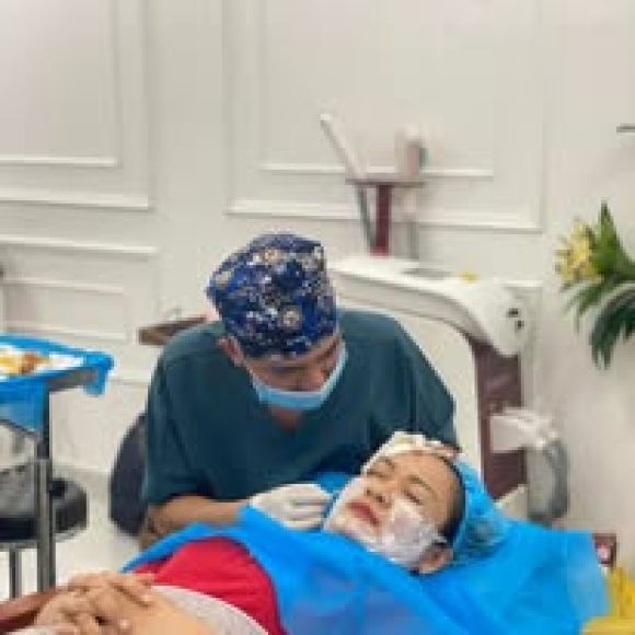Thẩm mỹ viện - Phun xăm