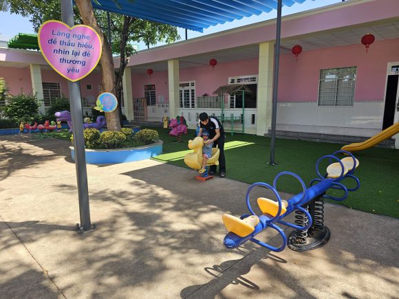 Giáo dục trẻ tự kỷ