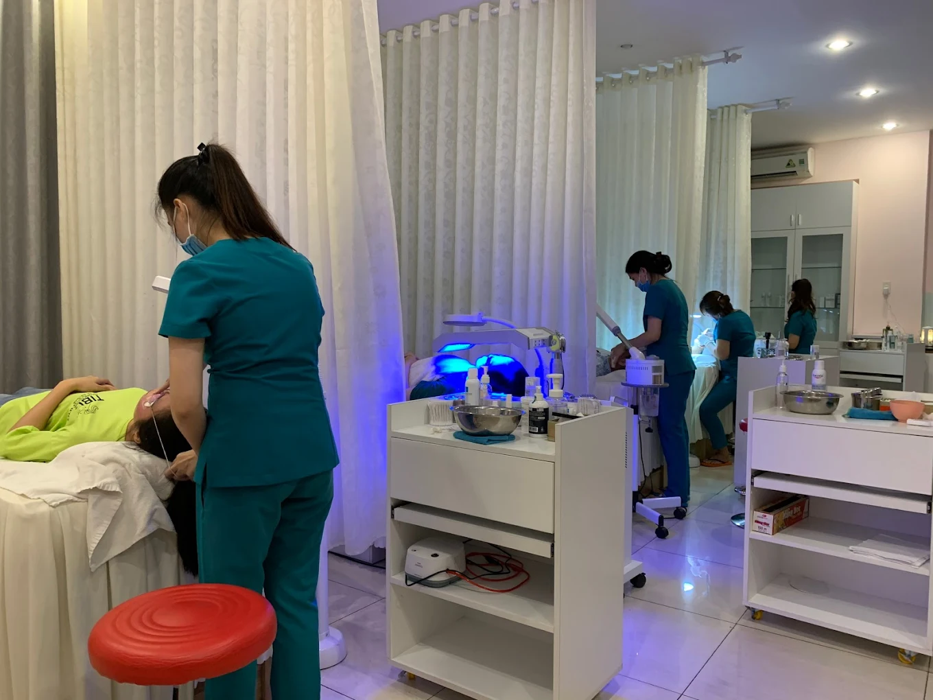 Top 3 Phòng Khám Da Liễu Uy Tín Bác Sĩ Giỏi Tại Tân Bình