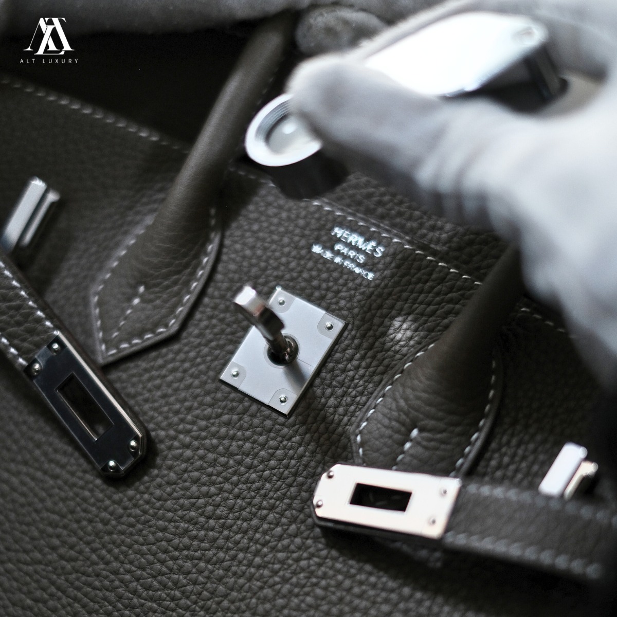 Top 3 Công Ty Bán Túi Xách Luxury Uy Tín Tại Quận 1 – Địa Chỉ Mua Sắm Đẳng Cấp Cho Giới Sành Điệu