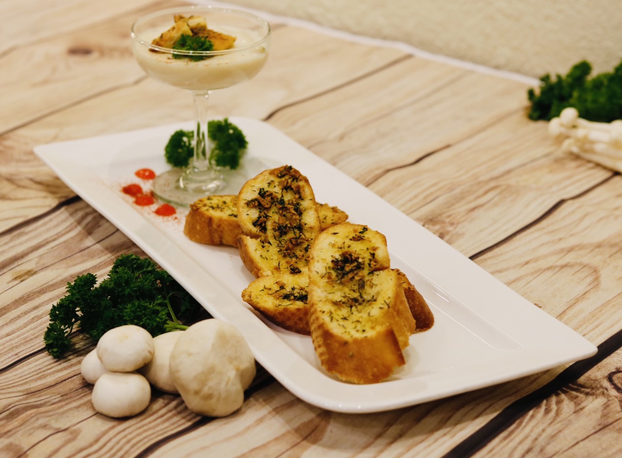  Thưởng thức ẩm thực chay đặc sắc tại Top 3 Nhà hàng Chay Ngon nhất quận 7, TPHCM