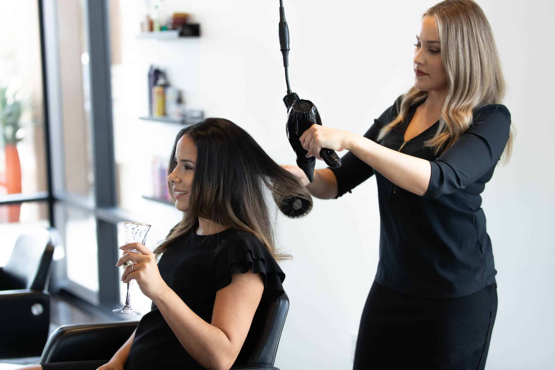 TOP 3 Hair Salon Uy Tín – Chất Lượng Tại Quận 4 TP.HCM: Tôn Vinh Vẻ Đẹp Cá Tính Của Bạn