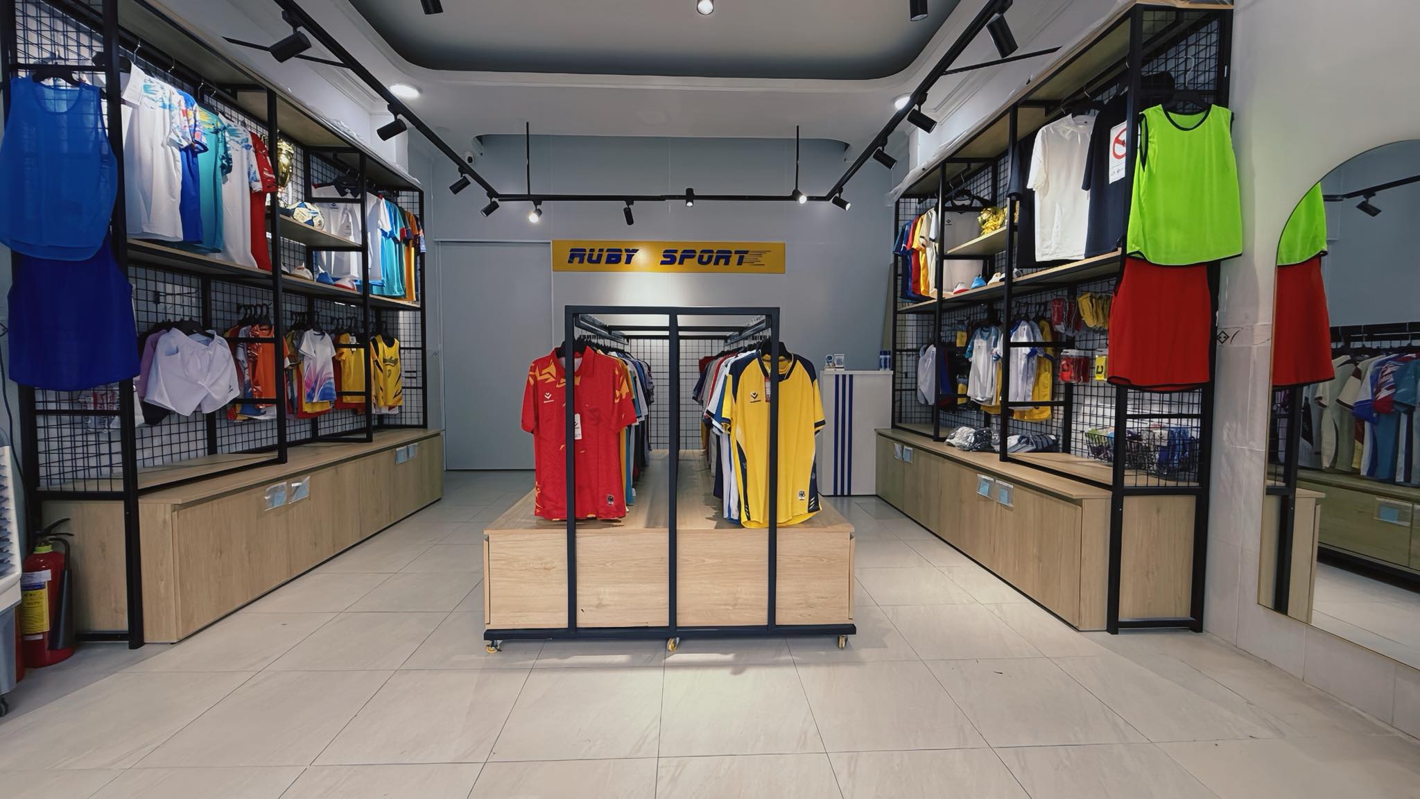 Ruby Sport – Cửa hàng đồ thể thao chất lượng, giá hợp lý cho người chơi polo, bóng chuyền và pickleball