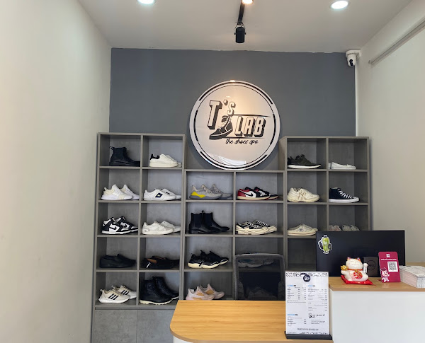 Cửa Hàng chuyên Vệ Sinh Giày và Dán Đế Cao Su Uy Tín Tại Bình Thạnh, Vệ Sinh Giày Bình Thạnh