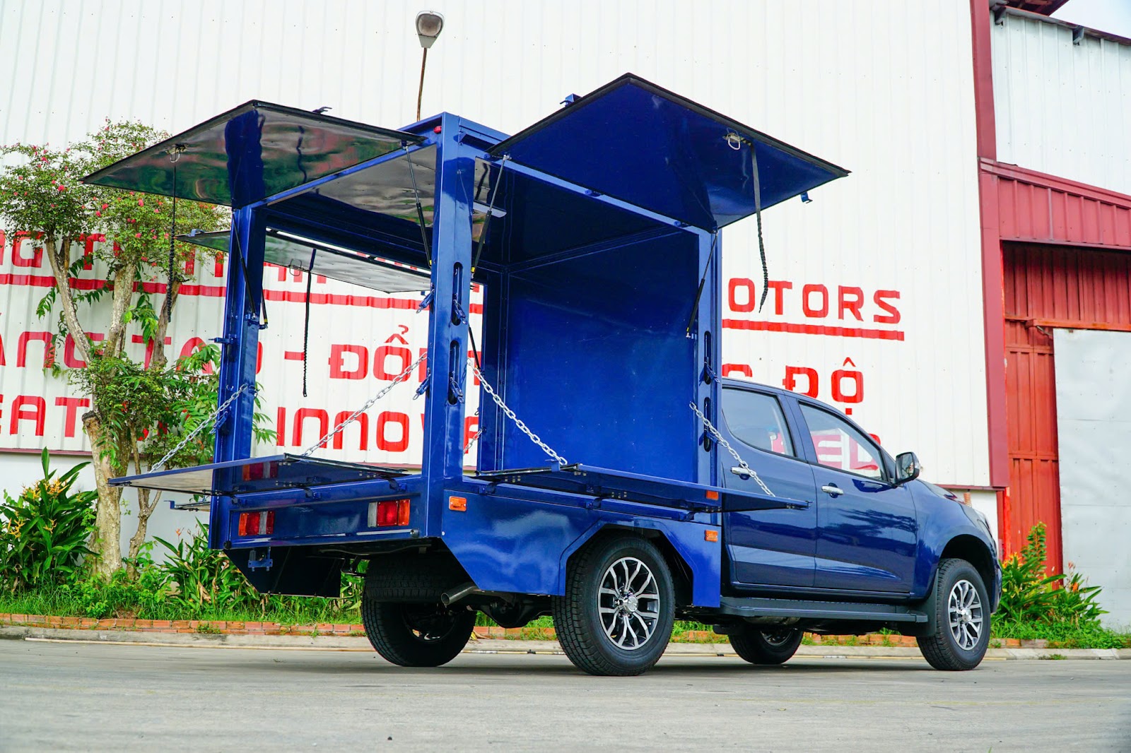 Rước Ngay Sandeur S100 Với Ưu Đãi Bạt Ngàn Từ VM Motors: Giảm Giá 20 Triệu, Tặng Lót Thùng và Bộ Lọc Bảo Dưỡng!