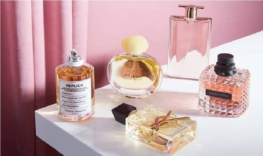 Người ta nên xịt nước hoa ở đâu? Ở bất cứ nơi nào người đó muốn được hôn