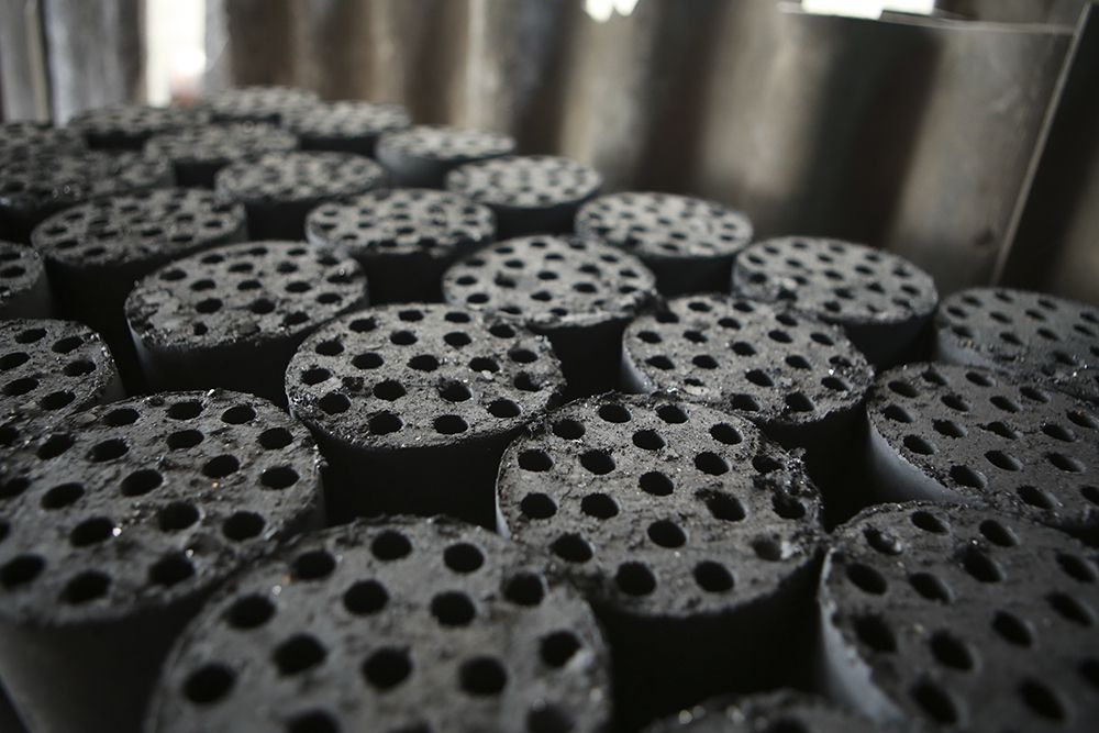 TOP 3 ĐƠN VỊ BÁN THAN TỔ ONG GIÁ RẺ NHẤT QUẬN 4