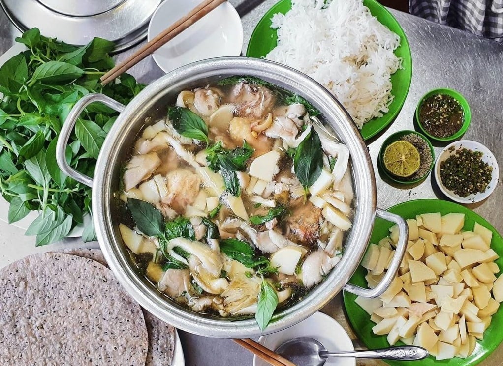  Lẫu gà lá é Bông Lúa - Địa điểm đặt sản Phú Yên chuẩn quê hương