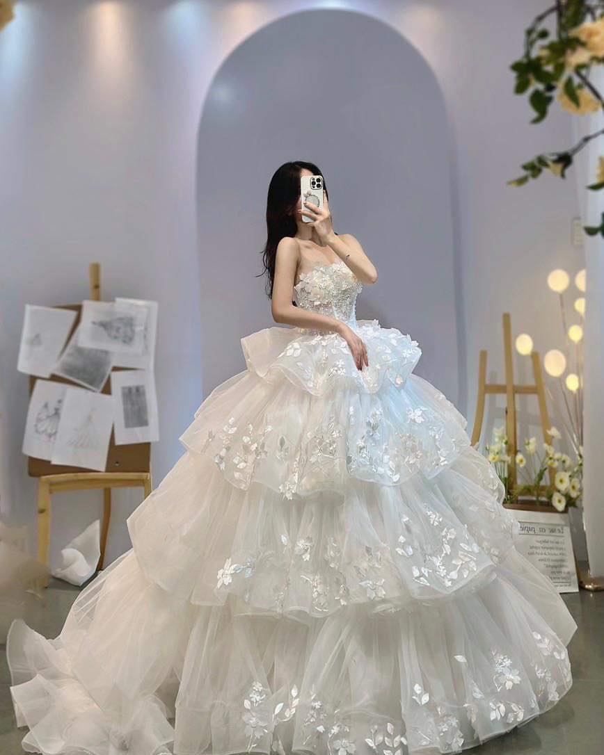 Top3 mẫu váy cưới xinh đẹp ho nàng dâu năm 2023