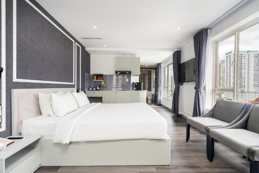 Unraveling Ho Chi Minh City's Top 3 Hotels and Restaurants for Discerning International Travelers