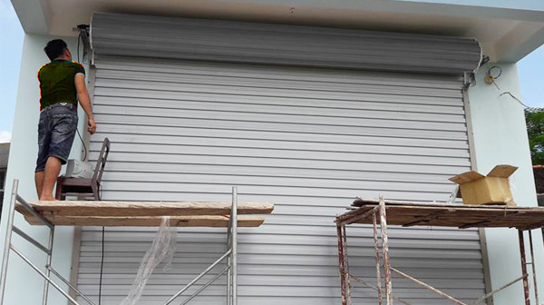 Top 3 Đơn Vị Sửa Cửa Cuốn Uy Tín Tại TPHCM - Chất Lượng và Dịch Vụ Tận Tâm