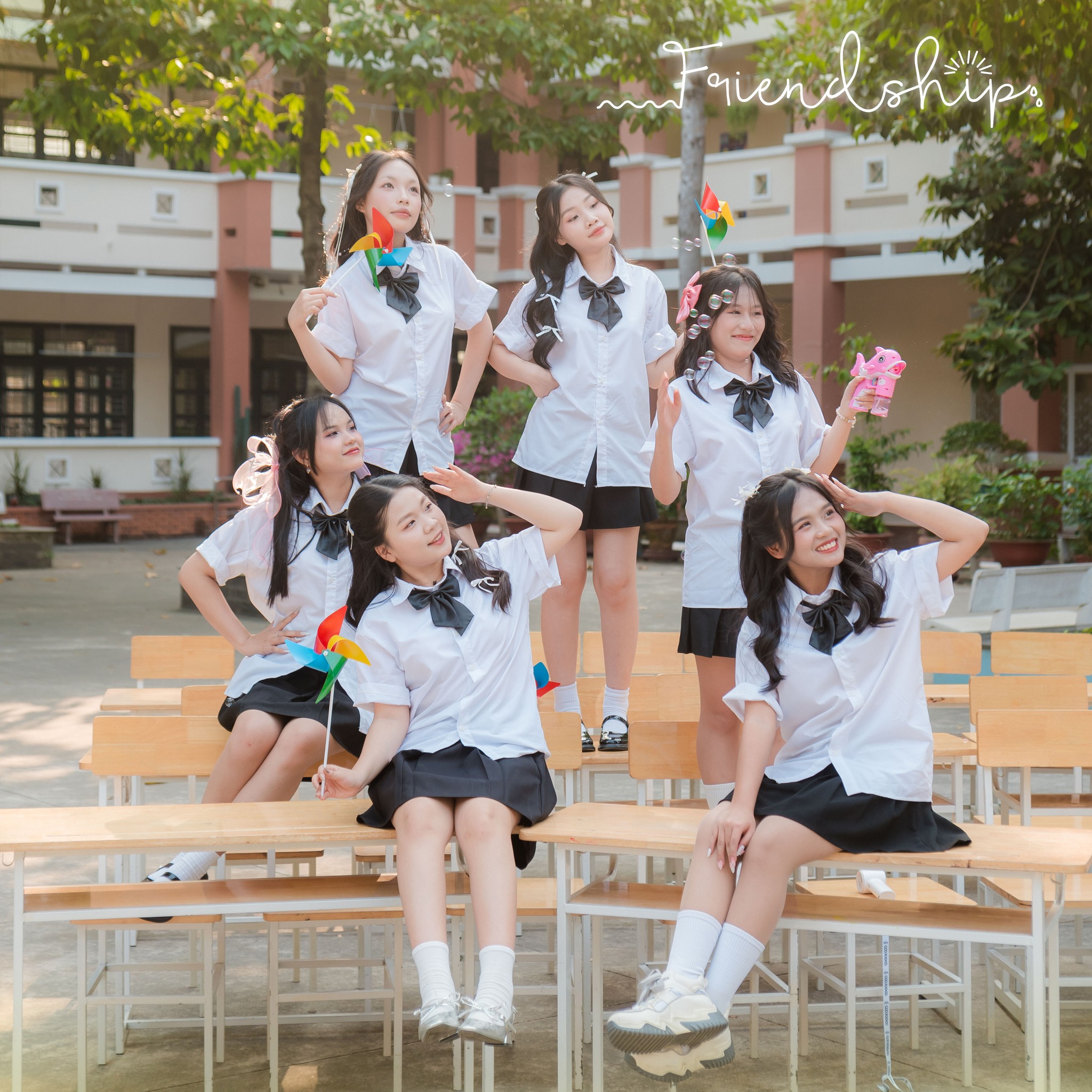 Review Kỷ Yếu Dreamer – Lưu Giữ Thanh Xuân Đầy Cảm Xúc