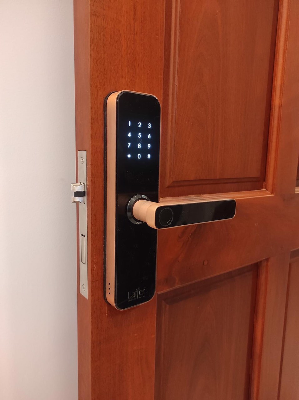 Top 3 Lý Do Nên Chọn Cửa Hàng Sửa Khóa Ô Tô, Xe Máy Mạnh Hùng Tại Tân Bình