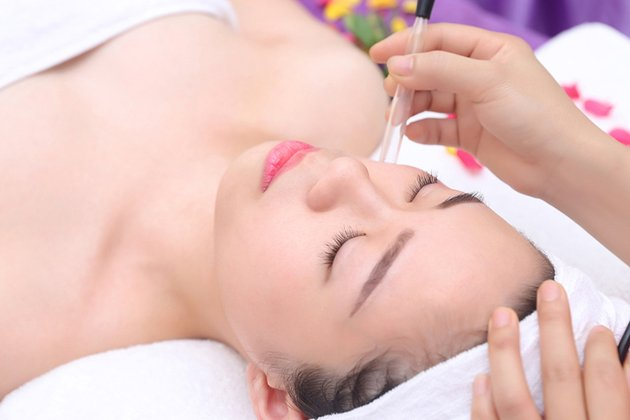 TẠI SAO NẾN ĐẾN THIÊN PHƯỢNG ĐỂ ĐIỀU TRỊ MỤN