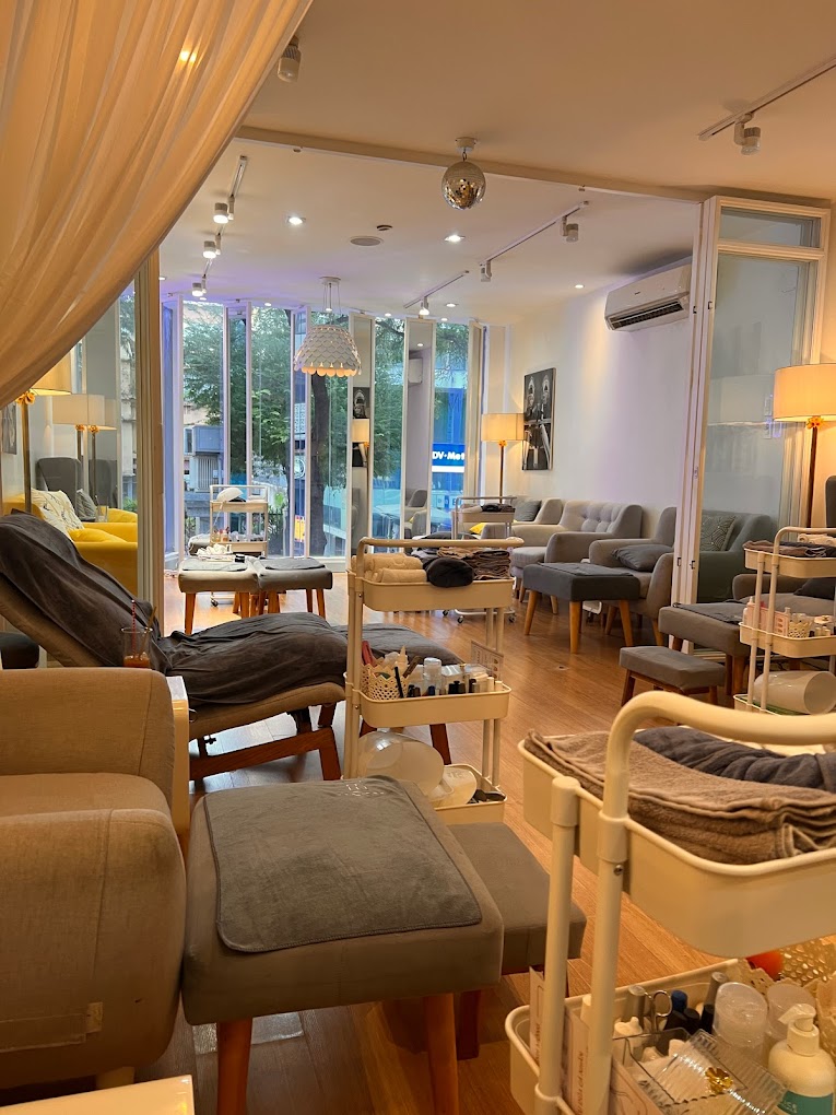 Khám Phá Top 3 Tiệm Nail Chất Lượng Tại Quận 1 - Địa Chỉ Không Thể Bỏ Lỡ!