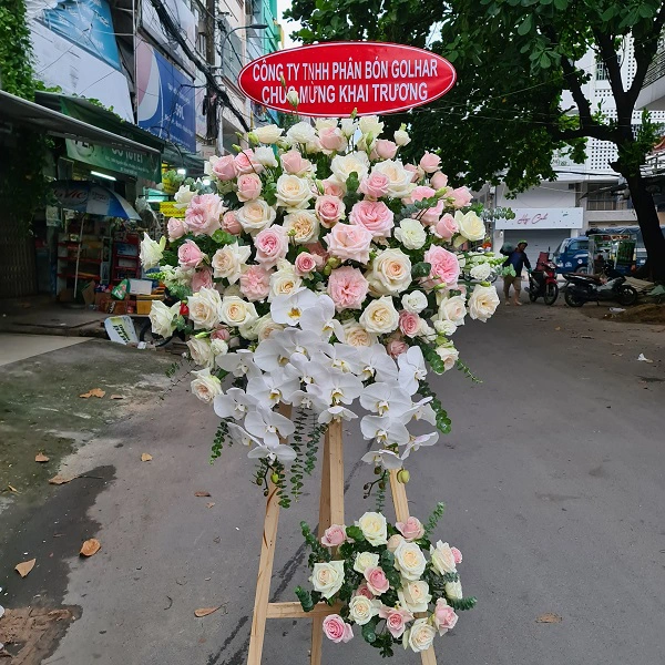 kệ hoa khai trương hiện đại 02
