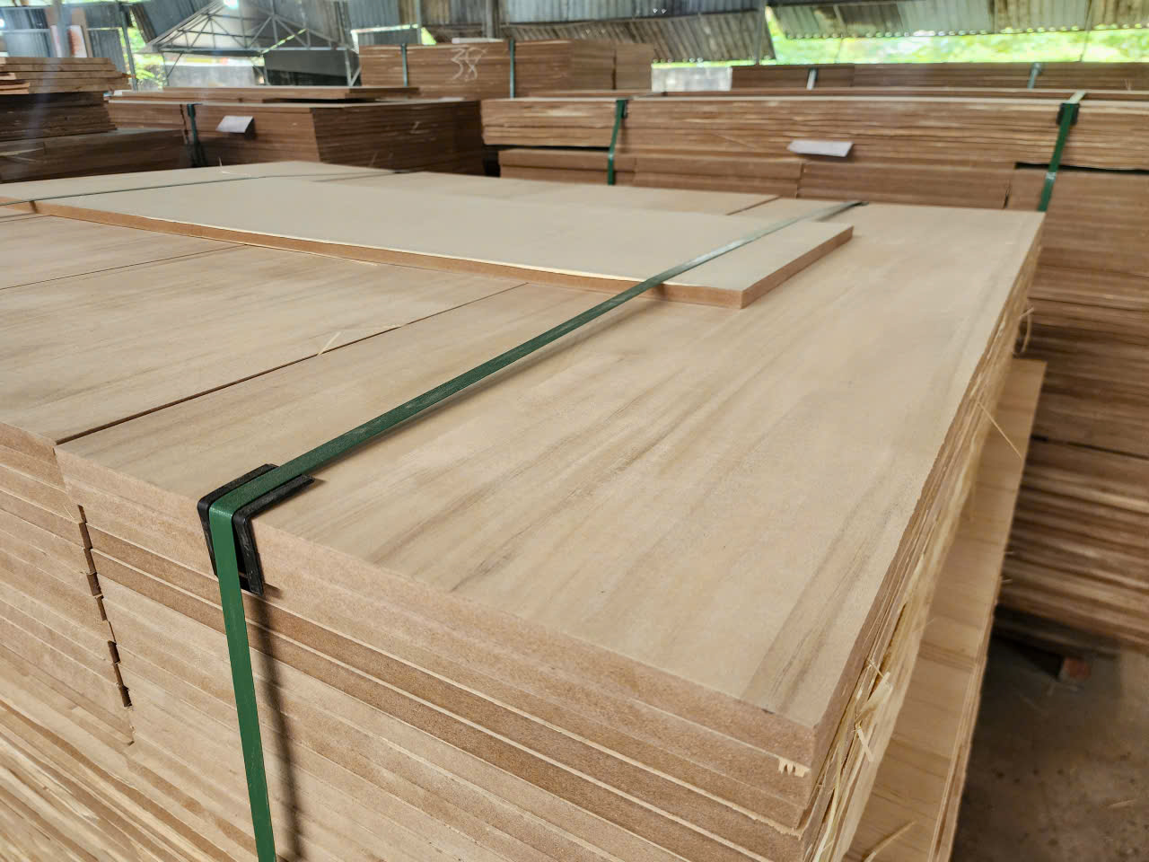 Top 3 Đơn Vị Gia Công Veneer Uy Tín Tại Bình Dương