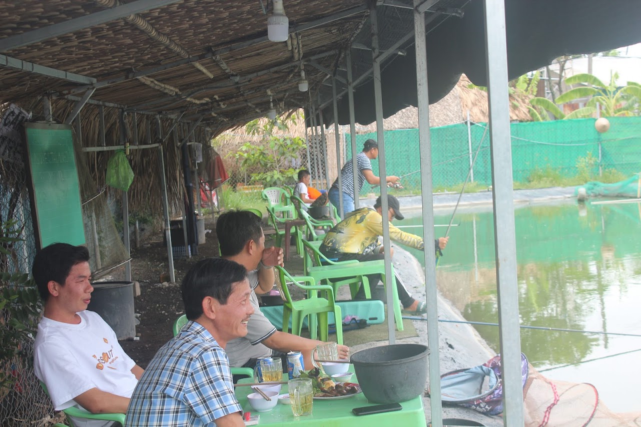 Hồ câu cá giải trí