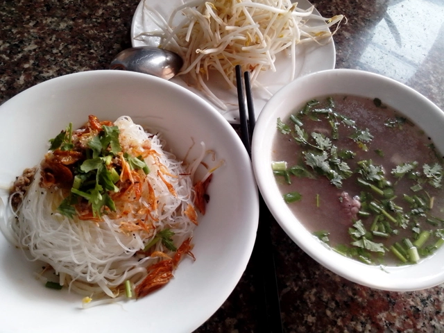 phở chua kon tum - hương rừng quán
