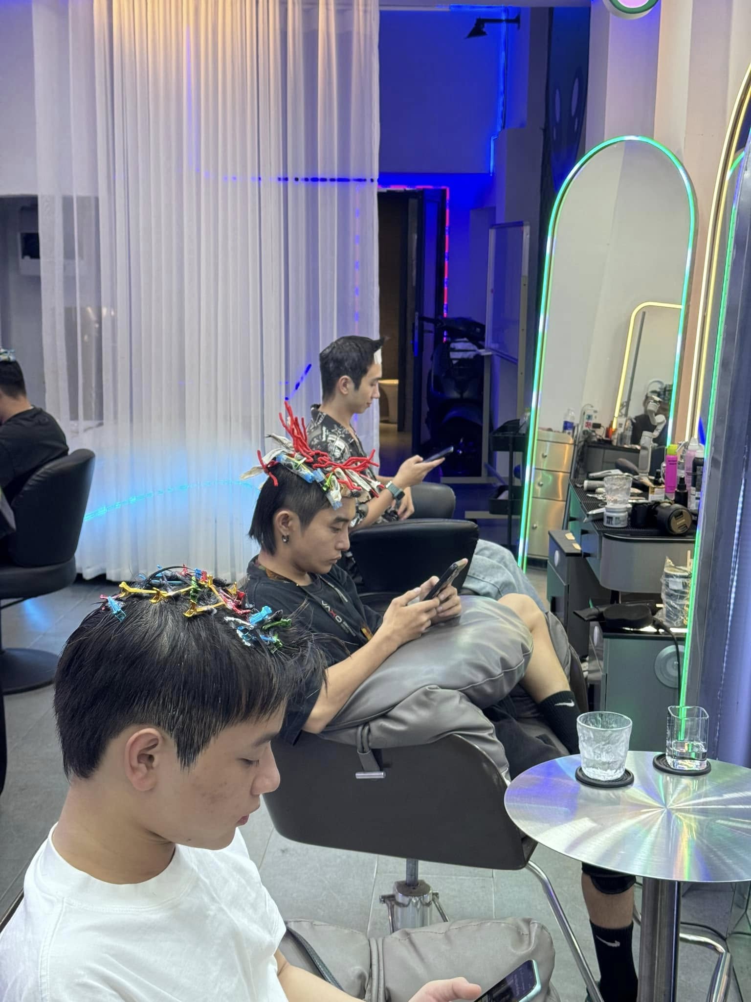 Top 3 Hair Salon Uy Tín, Chất Lượng Nhất Quận 1: Đỉnh Cao Thẩm Mỹ Tóc Việt