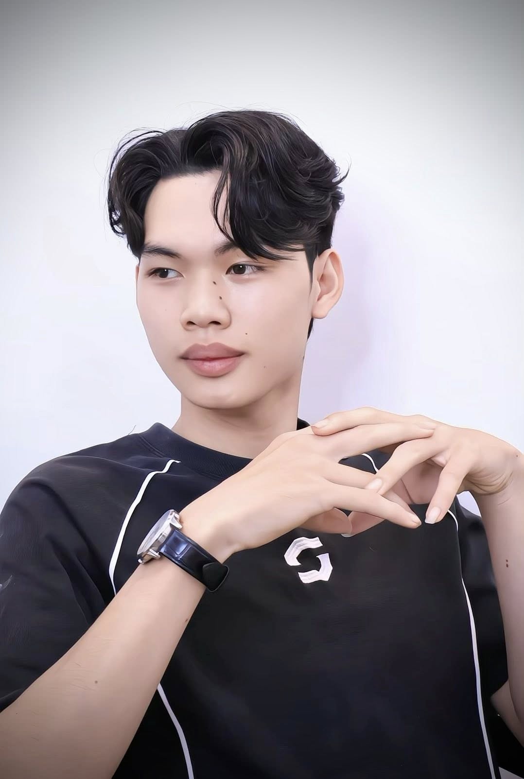 Trải Nghiệm Barbershop Chất Lượng Cao Tại Vinh Barber Shop Q7: Cắt Tóc Nam Đẹp & Không Khí Giáng Sinh Sôi Động Nhất TPHCM!